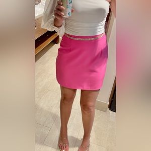 Lulu’s hot pink skirt